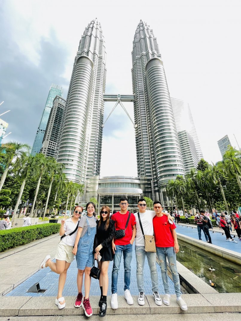Tour-Singapore-Malaysia-Thap-doi-Petronas